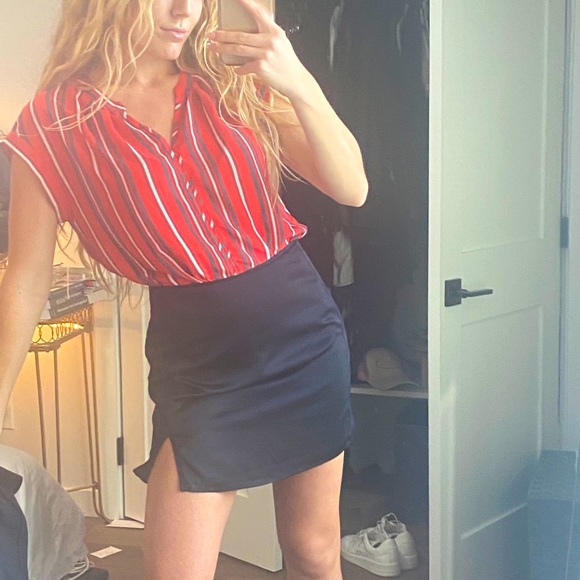 Nordstrom Blouse Pleione Red Grey Stripe detail with Short Sleve like New - Picture 9 of 11